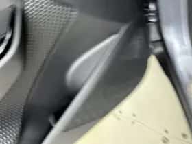 Toyota C-HR (2020) thumbnail 26