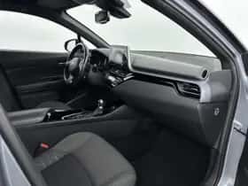 Toyota C-HR (2020) thumbnail 6