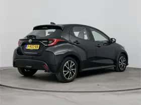 Toyota Yaris (2022) thumbnail 2