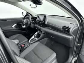 Toyota Yaris (2022) thumbnail 6