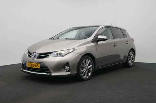 Toyota Auris (2013) thumbnail 1