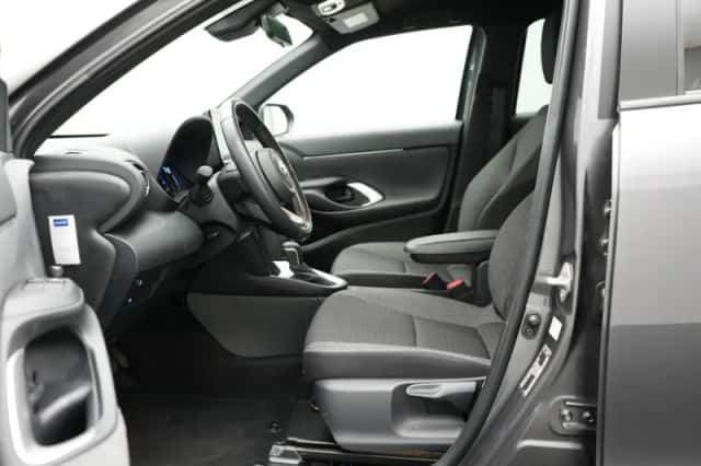 Toyota Yaris Cross (2021) thumbnail 4