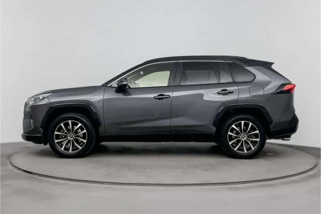 Toyota RAV4 (2021) thumbnail 3
