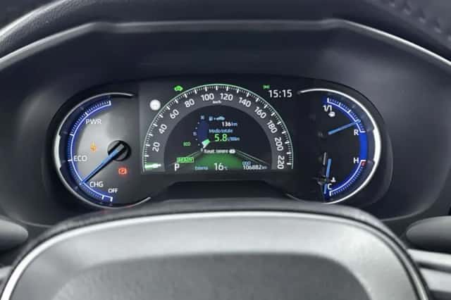 Toyota RAV4 (2021) thumbnail 5