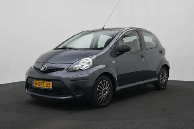 Toyota Aygo (2013) thumbnail 1