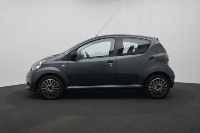 Toyota Aygo (2013) thumbnail 3