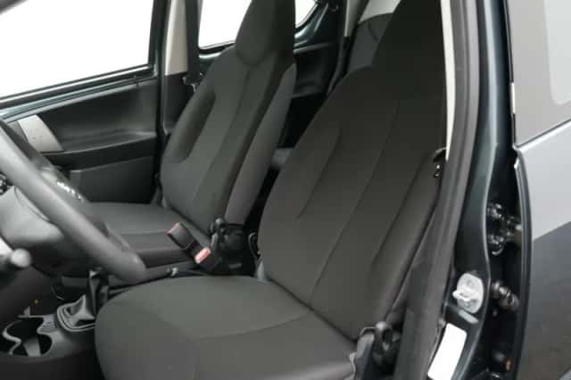 Toyota Aygo (2013) thumbnail 4