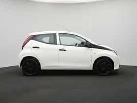 Toyota Aygo (2020) thumbnail 11