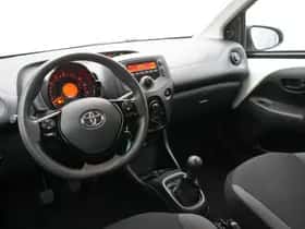 Toyota Aygo (2020) thumbnail 16