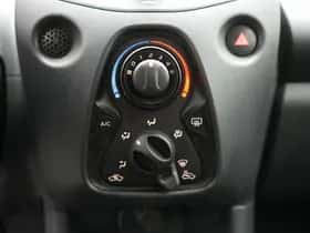 Toyota Aygo (2020) thumbnail 32