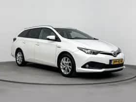 Toyota Auris (2016) thumbnail 11