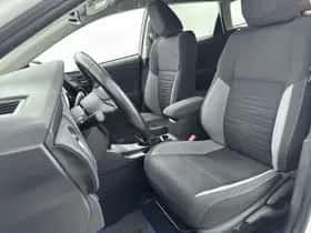 Toyota Auris (2016) thumbnail 13