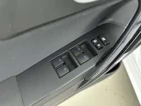Toyota Auris (2016) thumbnail 19