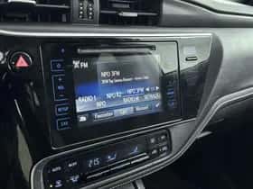 Toyota Auris (2016) thumbnail 6