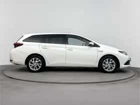 Toyota Auris (2016) thumbnail 10