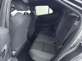 Toyota C-HR (2025) thumbnail 17