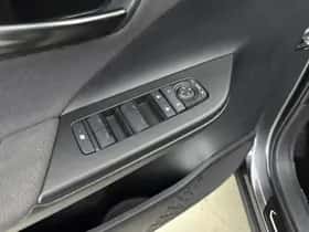 Toyota C-HR (2025) thumbnail 21