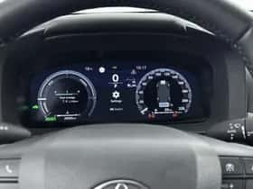 Toyota C-HR (2025) thumbnail 5
