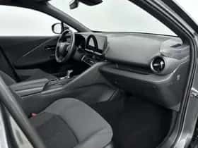 Toyota C-HR (2025) thumbnail 6