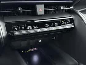 Toyota C-HR (2026) thumbnail 9