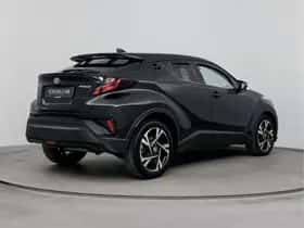Toyota C-HR (2023) thumbnail 2