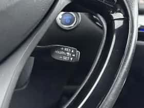 Toyota C-HR (2023) thumbnail 15