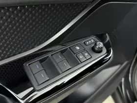 Toyota C-HR (2023) thumbnail 21