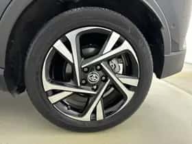 Toyota C-HR (2023) thumbnail 22
