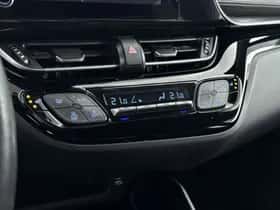 Toyota C-HR (2023) thumbnail 10