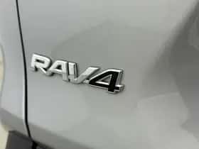 Toyota RAV4 (2021) thumbnail 19