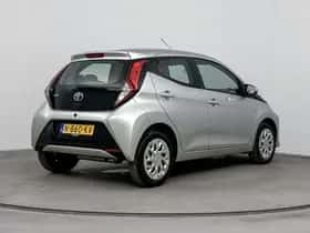 Toyota Aygo (2021) thumbnail 2