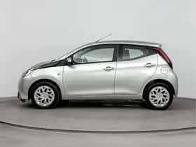 Toyota Aygo (2021) thumbnail 3