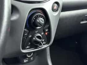 Toyota Aygo (2021) thumbnail 23