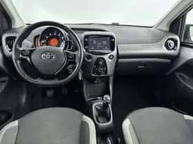 Toyota Aygo (2021) thumbnail 4