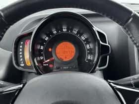Toyota Aygo (2021) thumbnail 5