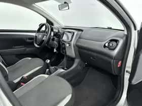 Toyota Aygo (2021) thumbnail 6