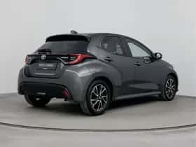 Toyota Yaris (2022) thumbnail 2
