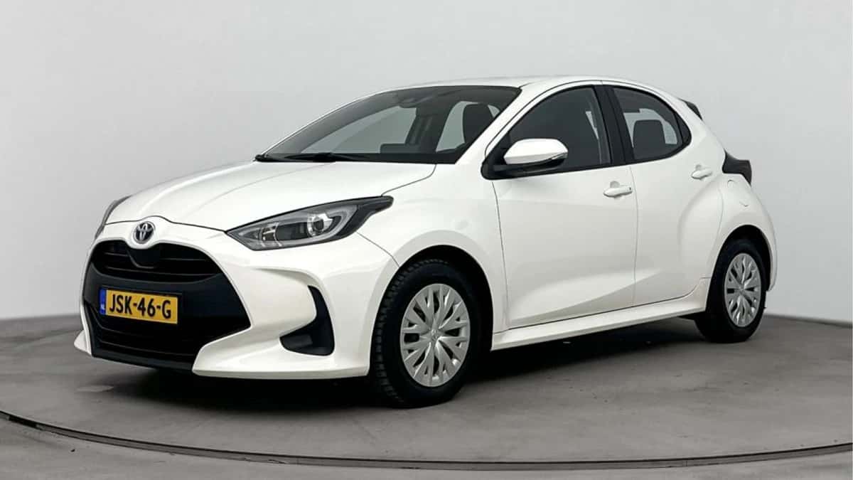 Toyota Yaris (2022) — foto 1
