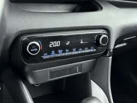 Toyota Yaris (2022) thumbnail 12