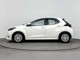 Toyota Yaris (2022) thumbnail 3