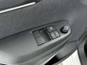 Toyota Yaris (2022) thumbnail 24