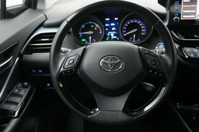 Toyota C-HR (2021) thumbnail 5