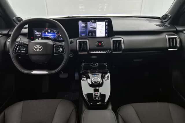 Toyota Urban_Cruiser (2026) thumbnail 3