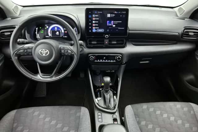 Toyota Yaris (2025) thumbnail 4