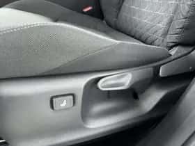 Toyota C-HR (2020) thumbnail 28