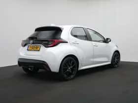 Toyota Yaris (2023) thumbnail 2