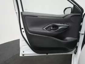 Toyota Yaris (2023) thumbnail 19