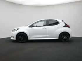 Toyota Yaris (2023) thumbnail 3