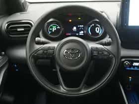 Toyota Yaris (2023) thumbnail 5