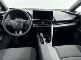 Toyota C-HR (2026) thumbnail 5